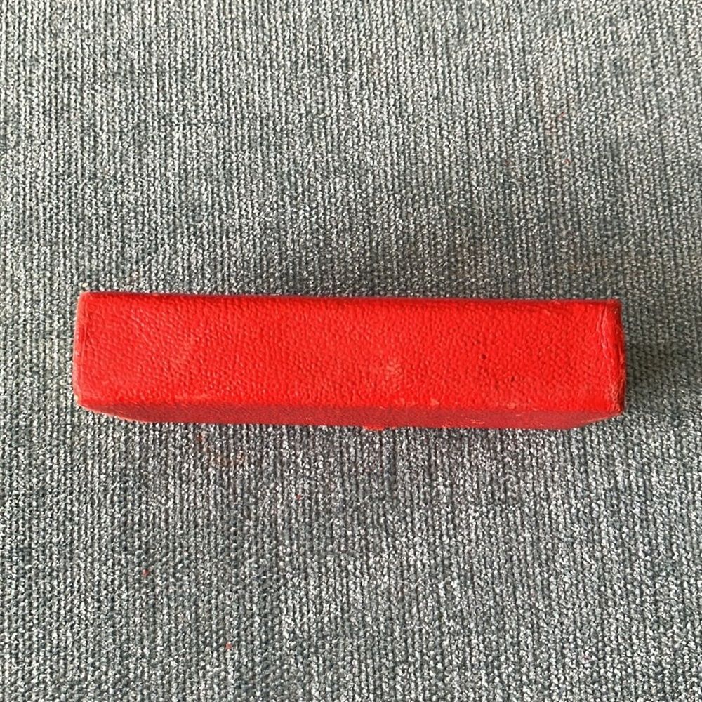 Red Leather Magnifying Glass - Picture 5 of 6